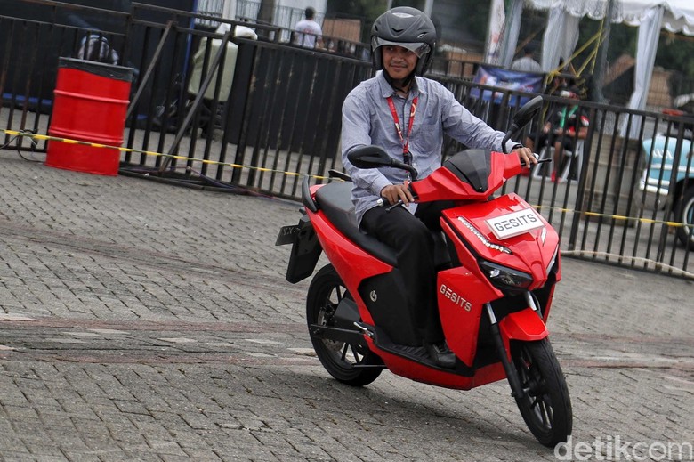 Gesits, salah satu motor listrik nasional. Foto: Pradita Utama Gesits, salah satu motor listrik nasional. Foto: Pradita Utama