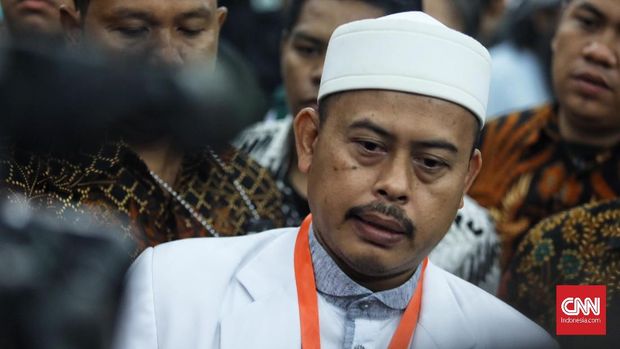 Slamet Ma'arif, Jubir FPI sekaligus Ketua Umum PA 212, menyebut SKT FPI terhambat rekomendasi Kemenag.