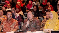 Acara kegiatan Edukasi Jarak Jauh (Tele-Teaching) ini diberikan kepada 90 guru SD di Ranai, Natuna, Kepulauan Riau dan Timika, Papua yang disaksikan oleh Menteri Komunikasi dan Informatika Rudiantara di Timika dan Menteri Pendidikan dan Kebudayaan Muhajir Effendy di Universitas Trilogi, Jakarta, Selasa (30/4). Foto: dok. PII