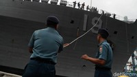 Kunjungan kapal ini dalam rangka 70 tahun hunungan Indonesia dengan Amerika Serikat.