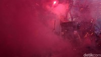 Seketika area aksi menjadi berwarna pink.