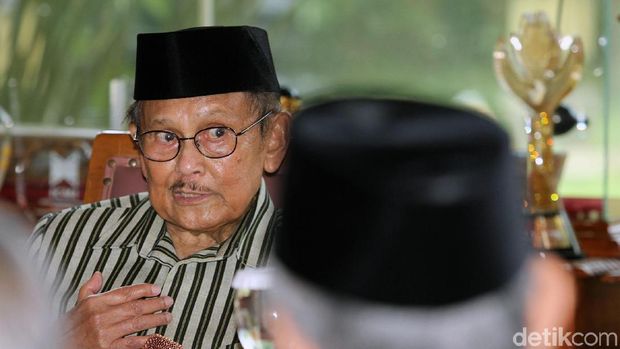 BJ Habibie / 