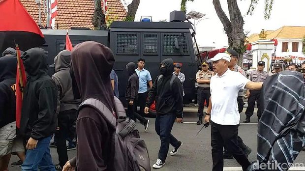 May Day di Surabaya / 