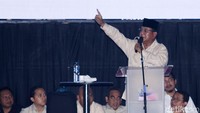 Capres Prabowo Subianto menyampaikan pidato kebangsaan dalam peringatan Hari Buruh 1 Mei 2019 atau May Day bersama Konfederasi Serikat Pekerja Indonesia (KSPI). 