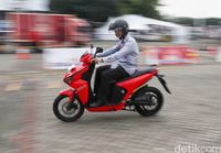Ngegas Motor Listrik Gesits, Tarikannya Edun