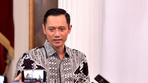 Agus Harimurti Yudhoyono memberi keterangan pers saat bertemu Presiden RI Joko Widodo di Istana Negara (Rusman - Biro Pers Sekretariat Presiden)