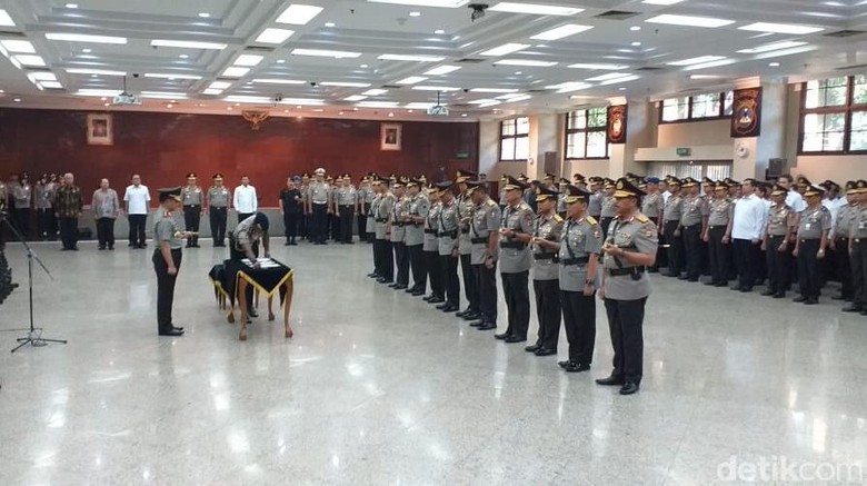 Kapolri Pimpin Upacara Sertijab Irwasum, Kabaharkam dan Kabaintelkam Kapolri Pimpin Upacara Sertijab Irwasum, Kabaharkam dan Kabaintelkam