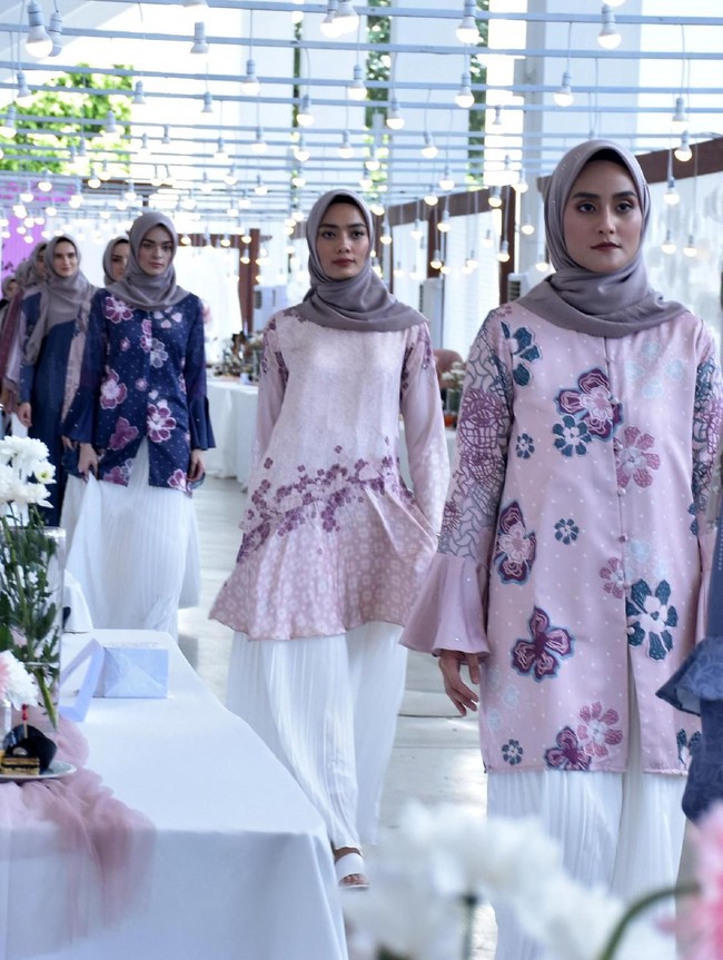 Warna ungu memang menjadi warna khas dari Vanilla Hijab, brand busana muslim yang berdiri sejak tahun 2013. Setiap peluncurannya, koleksi Vanilla Hijab selalu jadi rebutan. Foto: Istimewa