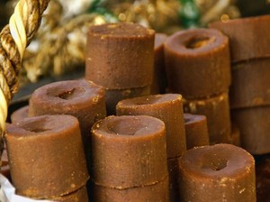 Gula Putih vs Gula Merah, Mana Lebih Bagus untuk Turunkan BB dan Diabetes?