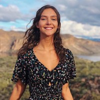 Perkiraan kekayaan bersih model kelahiran 1995 ini pun mencapai $ 500.000 USD atau setara dengan Rp 7 miliar pada tahun 2018. Foto: Instagram @rachelc00k