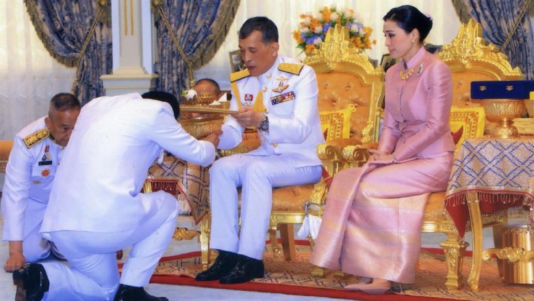 Perjalanan Hidup Suthida, Mantan Pramugari yang Jadi Ratu Thailand Perjalanan Hidup Suthida, Mantan Pramugari yang Jadi Ratu Thailand