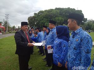 Terima SK Pengangkatan, CPNS Pangandaran Diingatkan Tak Main HP saat Kerja