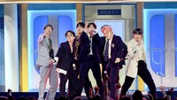 Bagaimana, para ARMY pasti banggakan dengan prestasi BTS? Kevin Winter/Getty Images for dcp
