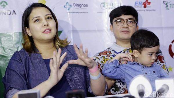 Penuh Drama di Persalinan Anak Kedua Tya Ariestya