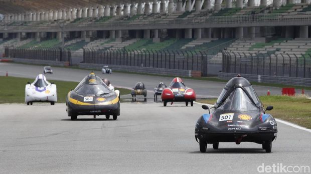 Mobil UrbanConcept yang dibuat Tim ITS menjuarai lomba irit BBM