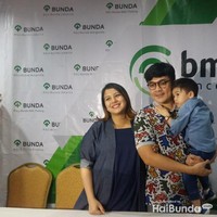 Tya Ariestya mengalami kenaikan berat badan setelah hamil dan melahirkan anak keduanya. Inilah penampilan Tya setelah melahirkan anak keduanya pada akhir April 2019. Foto: Asri Ediyati