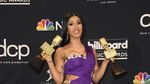 Lagi-lagi Cardi B Pamer Kemesraan Bareng Offset