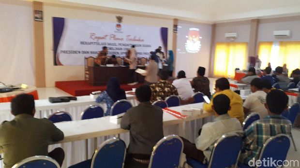 Rekapitulasi suara di Bojonegoro/