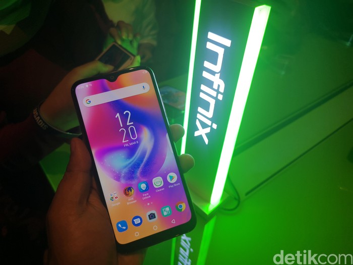 Ponsel Infinix. Foto: Agus Tri Haryanto/detikINET Ponsel Infinix. Foto: Agus Tri Haryanto/detikINET