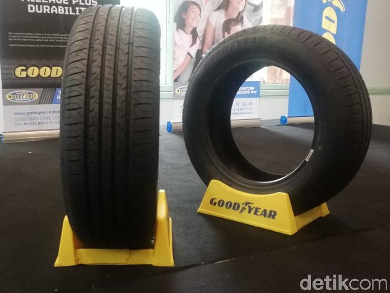 Goodyear Assurance DuraPlus 2 Foto: Rizki Pratama/detikOto Goodyear Assurance DuraPlus 2 Foto: Rizki Pratama/detikOto