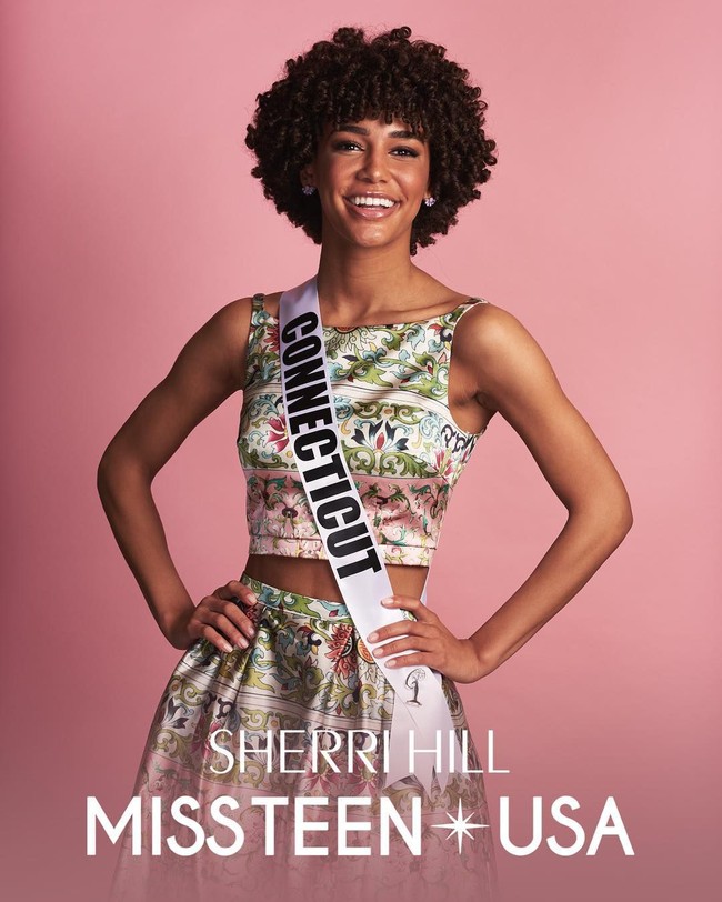 Kemenangan Kaleigh sebagai Miss Teen USA 2019 begitu viral di Amerika Serikat karena rambut kribonya yang alami. Komunitas pemilik rambut keriting pun ramai-ramai berkomentar di Instagram remaja cantik ini dan juga akun Miss Teen USA 2019. Foto: Dok. Instagram