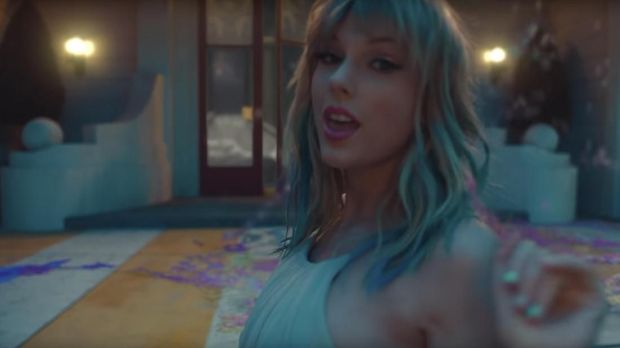 Taylor Swift Bakal Hadirkan Deadpool Di Video Musik Terbaru