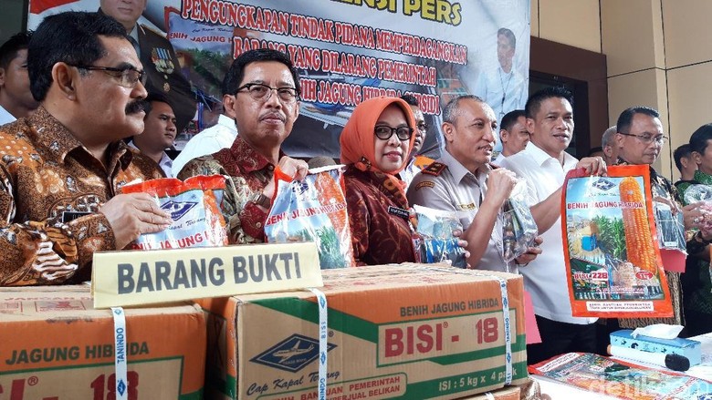 Tiga Penjual Benih Jagung Bersubsidi Diringkus, Satu Masih Buron Tiga Penjual Benih Jagung Bersubsidi Diringkus, Satu Masih Buron