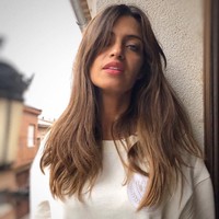 Sosok Sara Carbonero menjadi perbincangan ketika meliput pertandingan Spanyol vs Swiss pada Piala Dunia 2010. Kabarnya kehadirannya membuat pikiran Casillas teralihkan hingga saat itu pertandingan dimenangkan oleh Swiss. Foto: Dok. Getty Images, Instagram