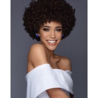Kaliegh Garris sama sekali tidak menyesal mempertahankan rambut kribonya untuk mengikuti Miss Teen USA meski sebagian orang meremehkannya. Dia merasa rambutnya itulah yang membuatnya jadi dirinya sekarang. Ketika aku anak-anak, aku meragukan apakah memang ini keputusan yang benar. Tapi seiring aku bertambah usia, aku merasa rambutku yang membuatku unik, ujarnya. Foto: Dok. Instagram