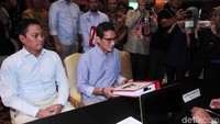 Sandi menuturkan tim BPN selama tiga hari terakhir menyusun laporan dana kampanye secara manual dengan Microsoft Excel karena Sistem Aplikasi Dana Kampanye (Sidakam) dari KPU tidak berjalan dengan baik.