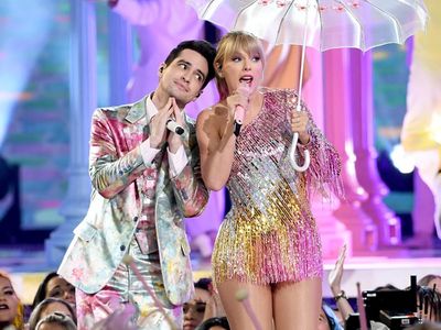 Taylor Swift dan Brandon Urie Bawa Karnaval ke BBMAs 2019