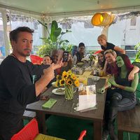 Robert Downey Jr Traktir Para Pemain Superhero Wanita 'Avengers: Endgame' 