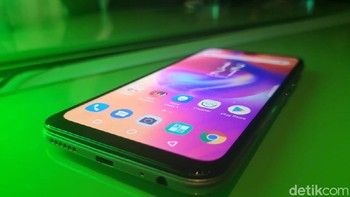 Kedua smartphone anyar Infinix ini akan dijual perdana secara flash di Lazada Indonesia pada 7 Mei pukul 09.00 WIB dengan  dengan harga Rp 1.199.000 untuk Smart 3 Plus dan Rp 1.699.000 untuk Hot 7 Pro. (Foto: detikINET/Agus Tri Haryanto)