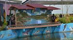Foto: Serunya Sepeda Air Wiekes, Wahana Baru di Lamongan