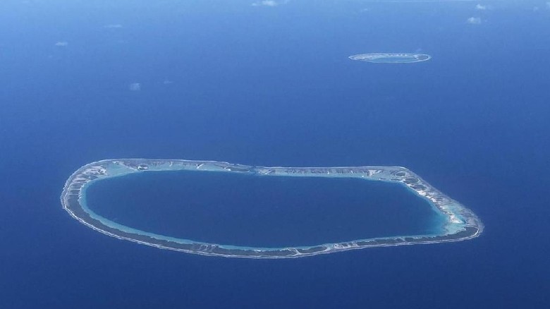 Disappointment Islands dipotret dari pesawat (Andrew Evans/BBC Travel) Disappointment Islands dipotret dari pesawat (Andrew Evans/BBC Travel)