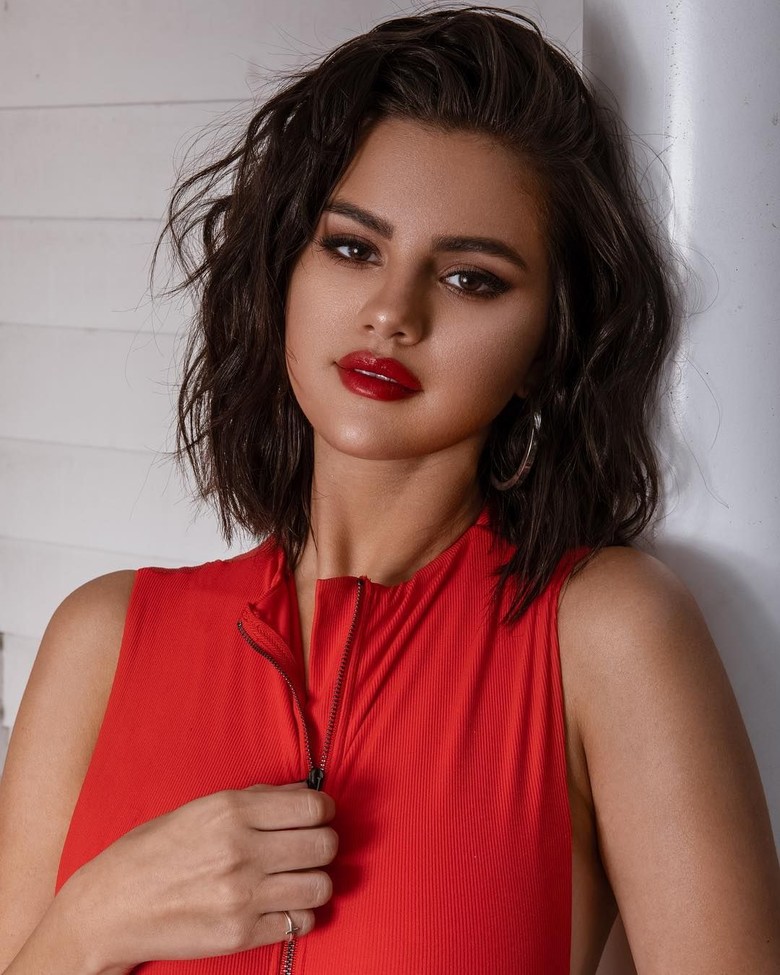 Foto Ini Jadi Kode Selena Gomez Sedang Rekaman? Foto Ini Jadi Kode Selena Gomez Sedang Rekaman?