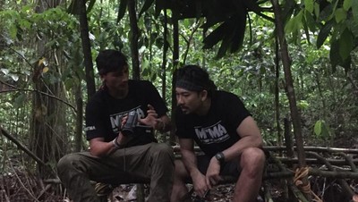 Foto: Denny Sumargo dan Vincent Verhaag Dililit Ulat Piton!