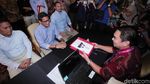 Sandiaga Umbar Senyum Saat Laporkan Dana Kampanye