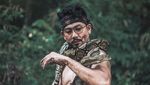 Foto: Denny Sumargo dan Vincent Verhaag Dililit Ulat Piton!