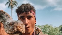 Petualangan di Kutai Timur ini penuh cerita! Vincent beradu dengan ular piton (MTMA)