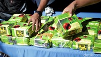 Sejumlah barang bukti berupa sabu seberat 122,15 kg turut ditampilkan dalam keterangan pers yang digelar oleh BNN.