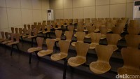Gedung Mochtar Riady Social and Political Researcher Center ini berdiri diatas lahan seluas 2.300 meter yang berlokasi di FISIP UI berguna untuk memperkuat riset dan pengembangan dibidang ilmu politik.