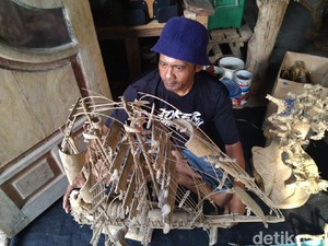Di Tangan Perajin Ini, Akar Bambu Jadi Karya Seni Ukir Menakjubkan