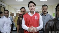 Hilda juga menyebut pernikahannya dengan Kriss Hatta tak sah. Hanif hawari/detikHOT
