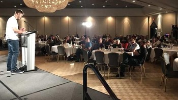 Kemudian, ada konferensi Bumi datar yang rutin dilakukan di berbagai tempat, termasuk di beberapa kota Amerika Serikat, Edmonton (Kanada) dan Birmingham (Inggris) yang sukses menarik orang untuk bergabung. Terbaru, konferensi diselenggarakan di Selandia Baru. Foto: Edmonton JournalFoto: istimewa