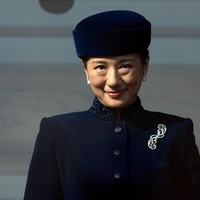 Meski bukan lahir dari latar belakang kerajaan, Putri Masako tidak datang dari keluarga sembarangan. Ayahnya adalah seorang diplomat yang membuatnya Masako menghabiskan masa kecilnya di Moscow dan New York. Wanita tersebut juga merupakan lulusan dua universitas prestis dunia, yakni Harvard dan Oxford. Foto: Getty Images