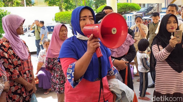 Bantuan Perbaikan Rumah Akibat Bom Teroris Sibolga Belum Cair, Warga Demo Bantuan Perbaikan Rumah Akibat Bom Teroris Sibolga Belum Cair, Warga Demo