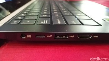 Sedangkan port USB Type-C ada di sisi kiri user. (Foto: detikINET/Muhamad Imron Rosyadi)