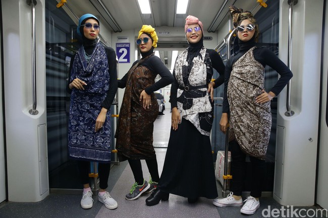 Badan Amil Zakat Nasional (BAZNAS) menggelar acara bertajuk Fashion Show on Train pada Kamis (5/2/2019). Foto: Grandyos Zafna/detikcom