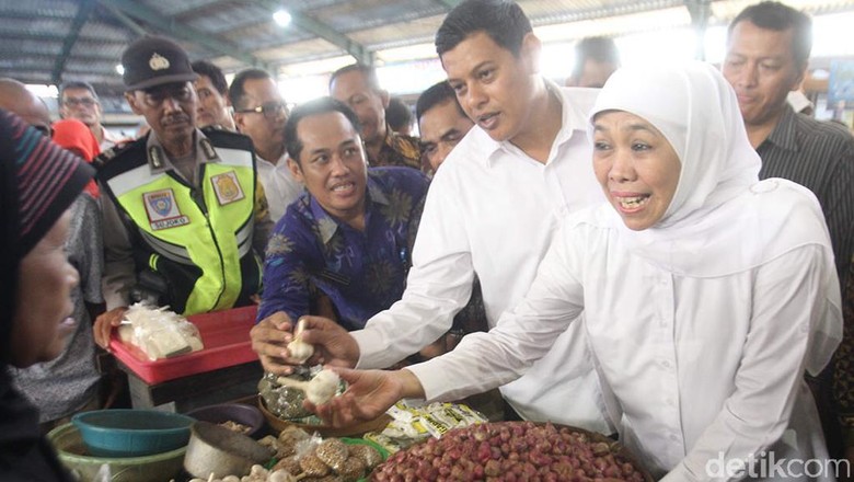 Pemprov Jatim Gelontor 1,2 Ton Bawang Putih Murah di 3 Titik Kota Kediri Pemprov Jatim Gelontor 1,2 Ton Bawang Putih Murah di 3 Titik Kota Kediri